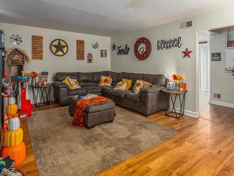 Kingston Green Millville Apartments — Photo 18