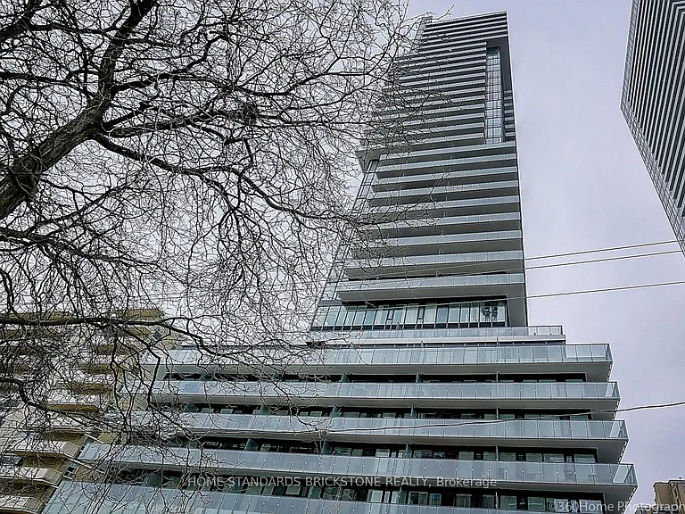 185 Roehampton Ave #2011 — Photo 1