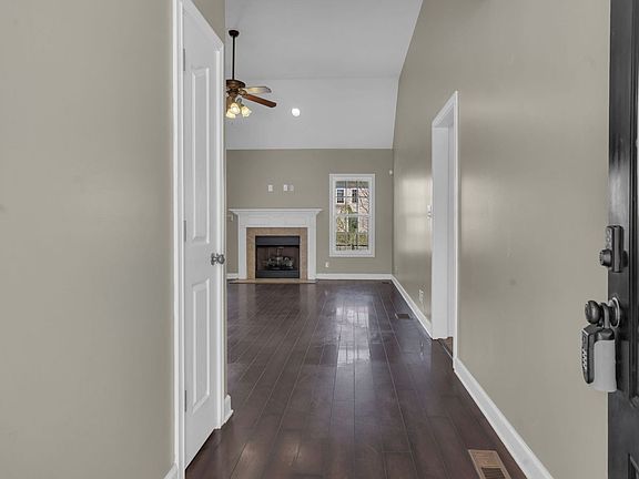 4th image of 1112 Chinook Cir