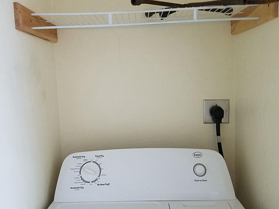 3rd image of 407 SE 4th St APT 10