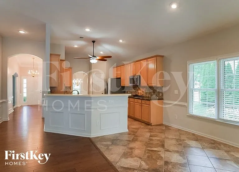 2936 Stillwater Dr — Photo 6