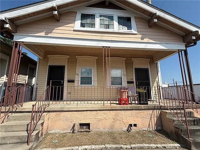 3 bed, 1.0 bath, 949 sqft, $1,850 — Photo 1