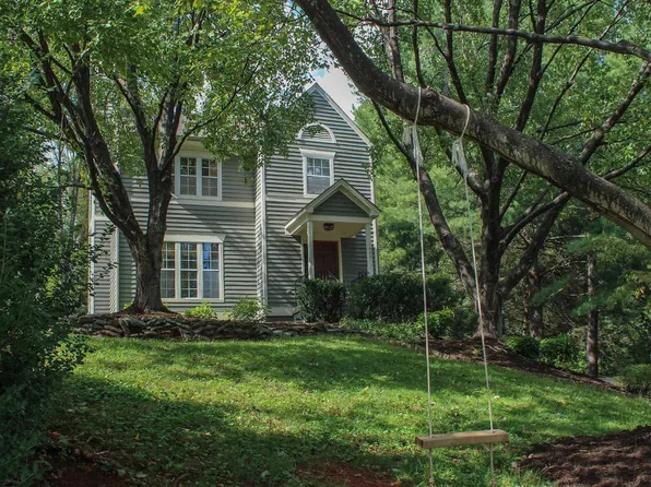 1420 Willow Lake Dr, Charlottesville, VA 22902