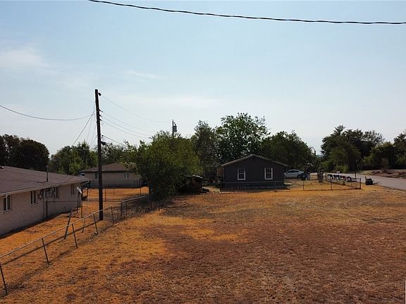 3rd image of 211 & 213 Cynthya Dr