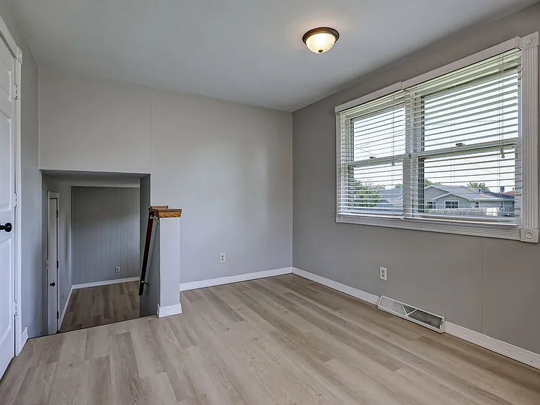 1216 Meadow Ln — Photo 11