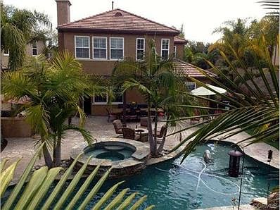Huge tropical back yard. Lot size 9,805 soft. Cul de sac locatio