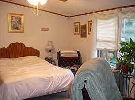3rd image of 682 Bay Harbor Dr