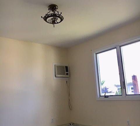 5th image of 12 Snowbird Ln