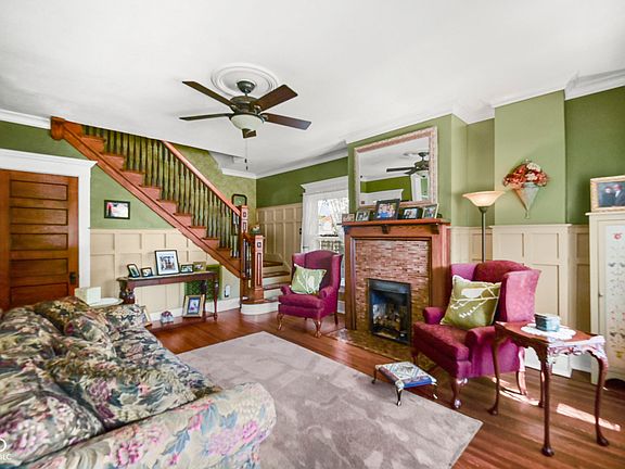 5th image of 1120 W Walnut St