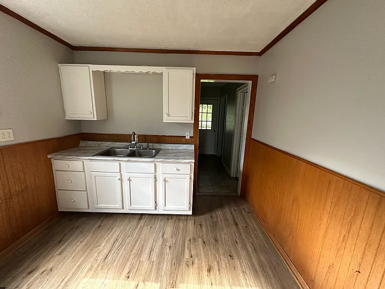 3010 Sweetser Ave — Photo 2