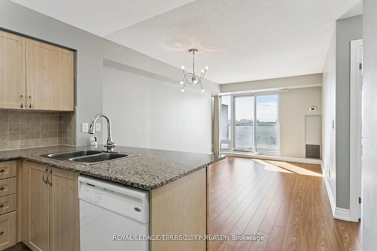 Building Photo - 7 N Park Rd #1202
