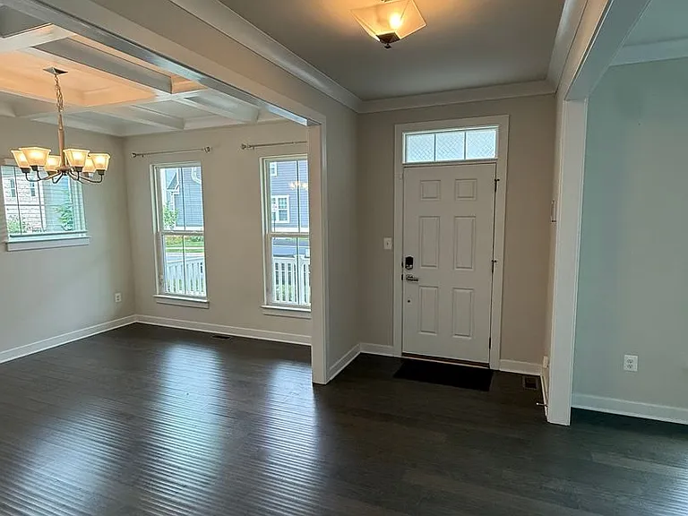 506 Ladywell St — Photo 11