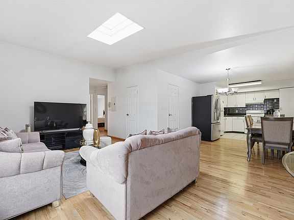 4th image of 416 68th St APT 14