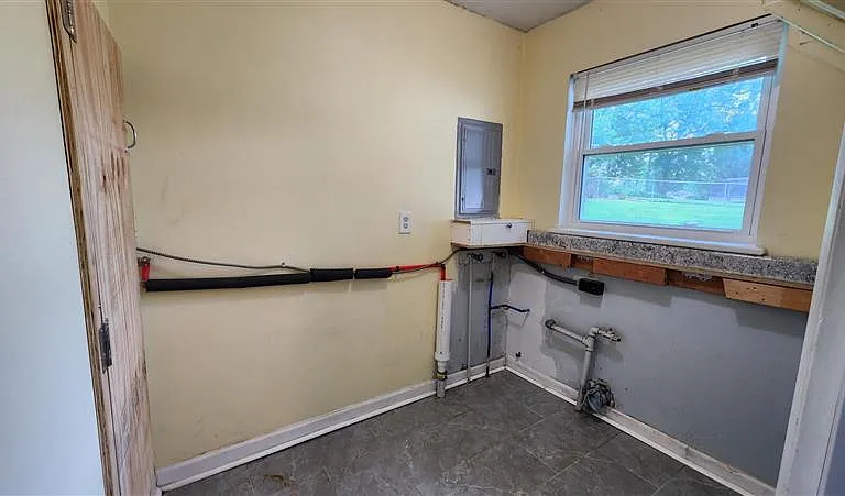 505 Kent Dr — Photo 17