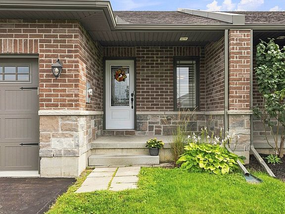 5th image of 53 Aspen Dr