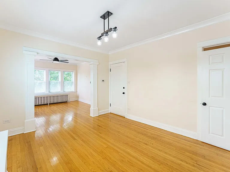 2125 Wesley Ave — Photo 7