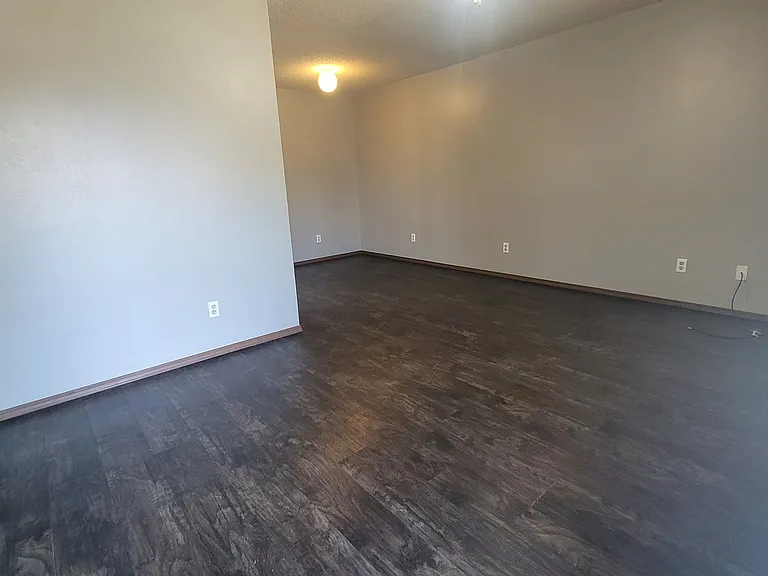 108 Love St #E6 — Photo 7