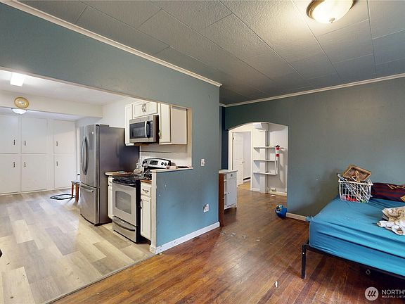 2nd image of 1516 Riddell Street