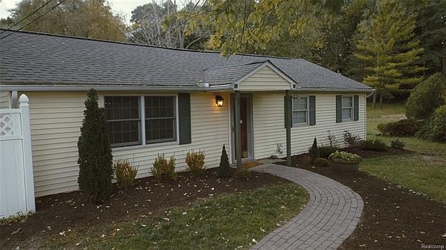 1st image of 489 Newton Dr