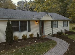 489 Newton Dr, Lake Orion, MI 48362