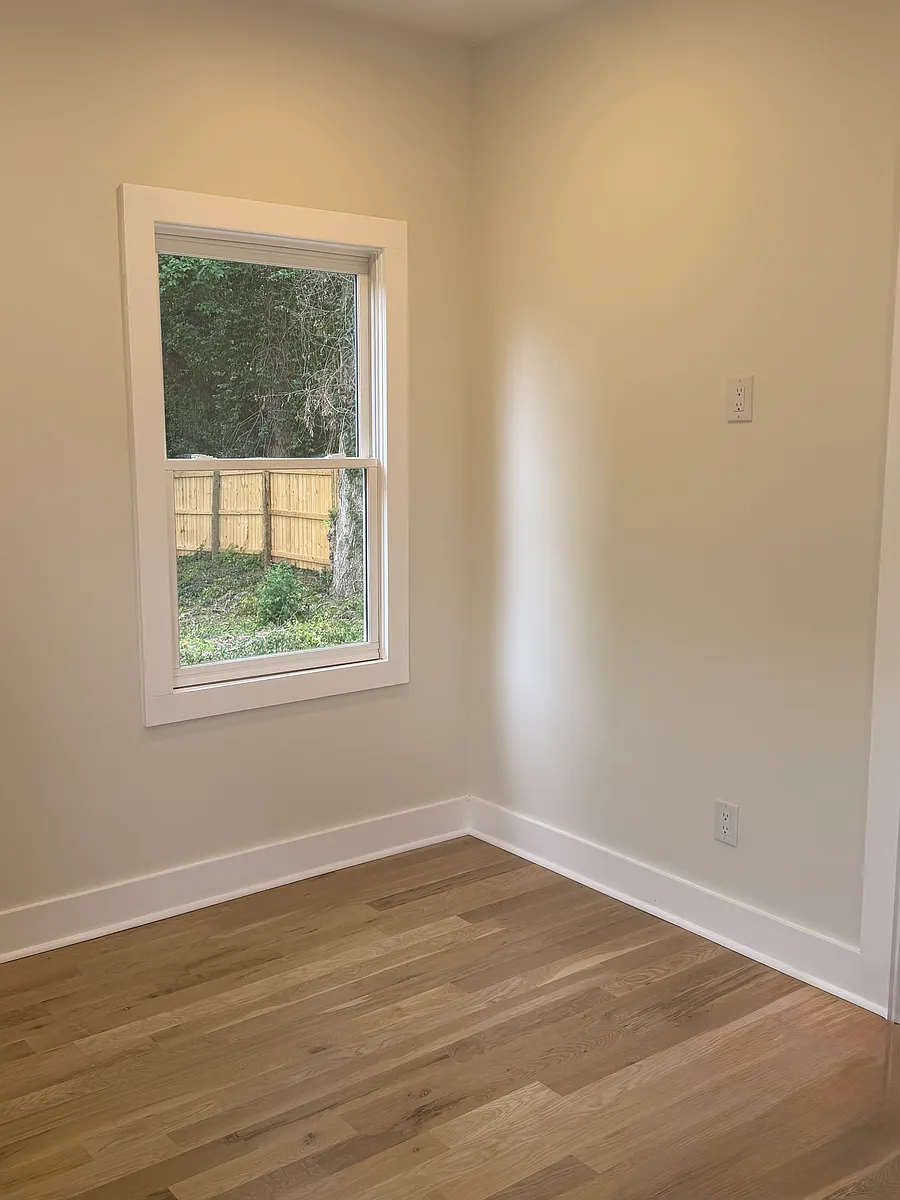 Building Photo - 1168 Lucile Ave SW #2