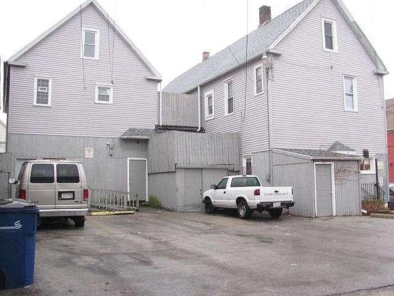 2nd image of 1832 W Lincoln Ave
