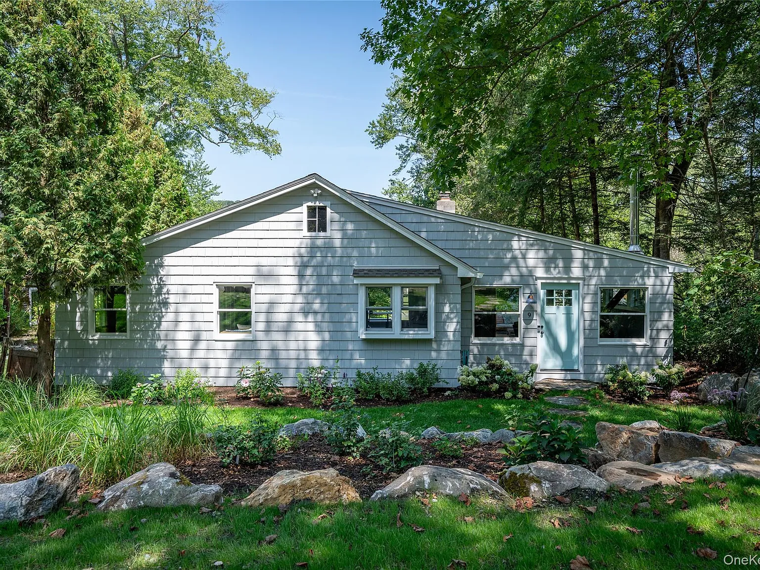 3 bed, 1.0 bath, 1300 sqft, $5,500 — Photo 2