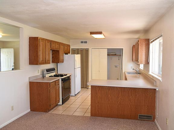 4th image of 3704 Crescent Ave