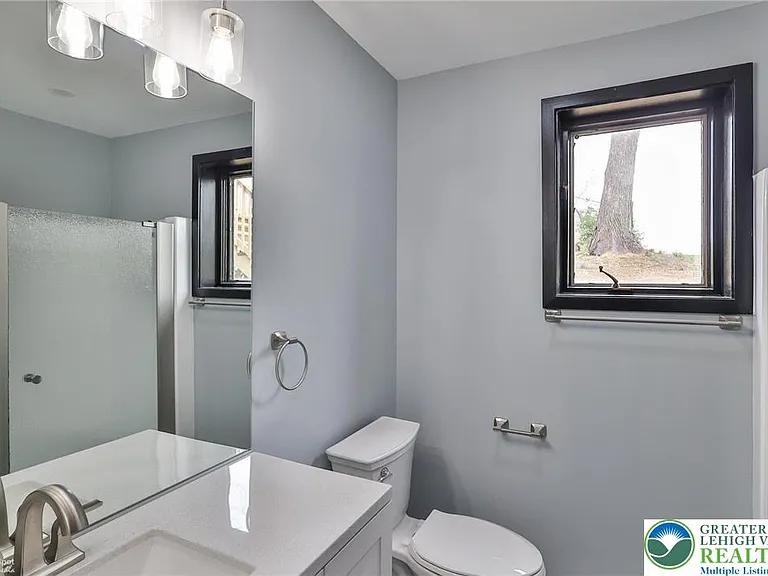 4410 Circle Dr — Photo 32