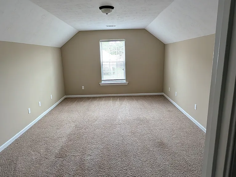 108 Kenosha Ct — Photo 20