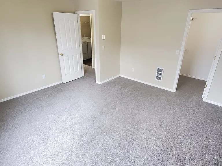 Parkwood Pointe Apartments — Photo 58