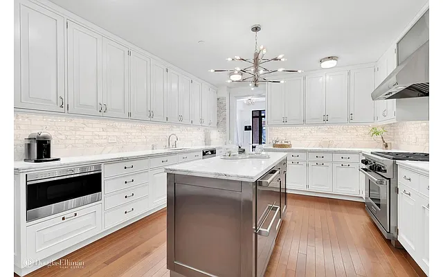 Sold by Douglas Elliman | media 27