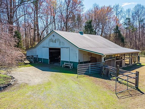 4th image of 271 Palomino Trl