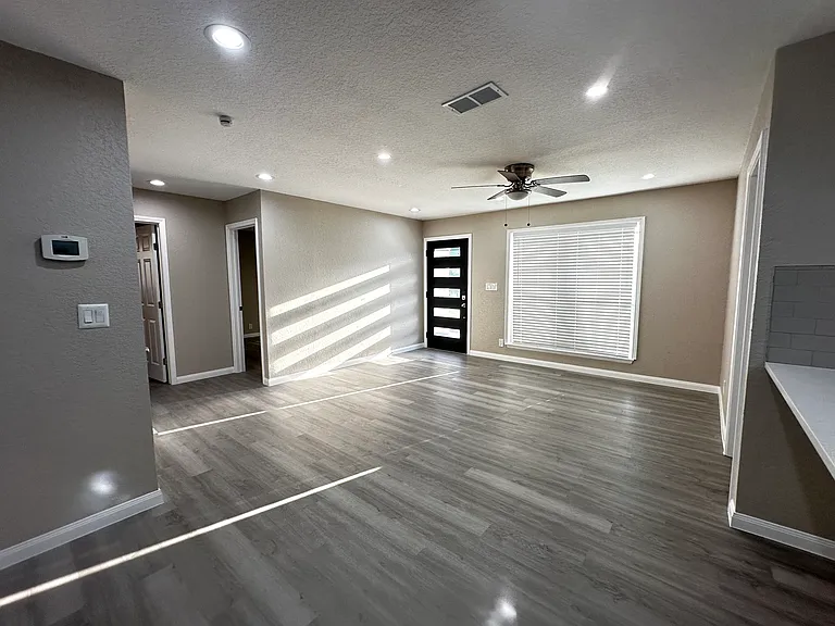 8426 Glen Ct — Photo 21