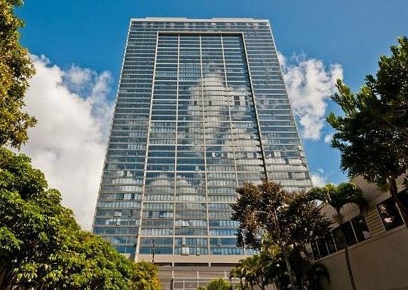 Pacifica Honolulu Back