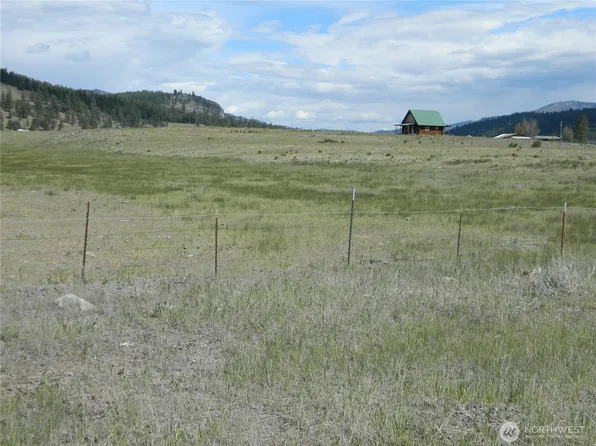 4 Duck Flats Road, Tonasket, WA 98855