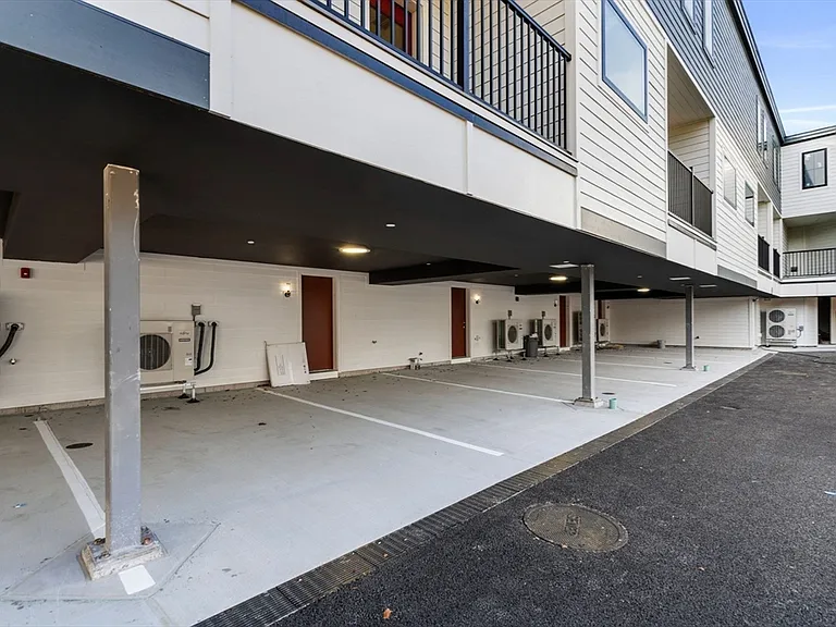 6 Elm St #6 — Photo 22