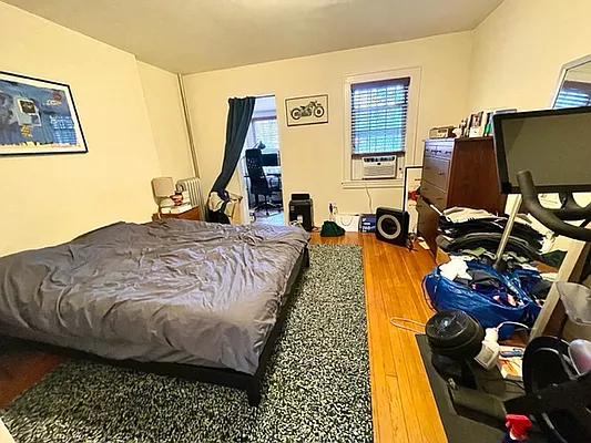 Rented by Astoria Realty | media 4