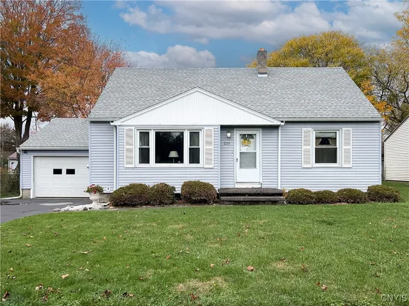 220 Hoover Dr, Syracuse, NY 13205