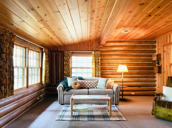 N4315 S Cedar Rd, Cambridge, WI 53523