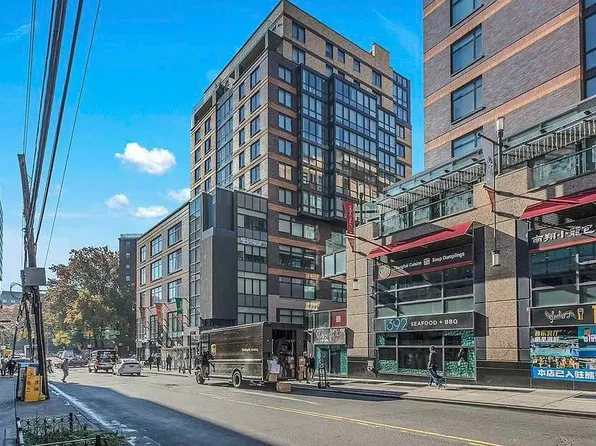 39-16 Prince St #5E, Flushing, NY 11354