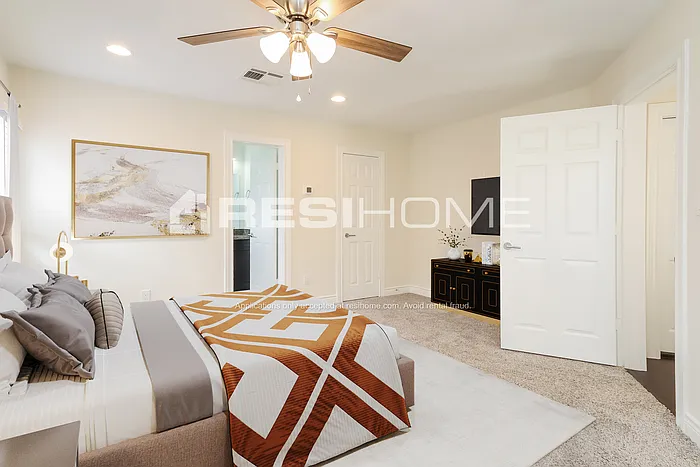 2326 Saint Emanuel St — Photo 9