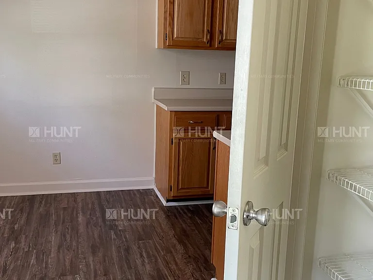 1652B Mercury Dr — Photo 5
