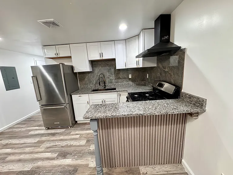 110 Main St #2 — Photo 4