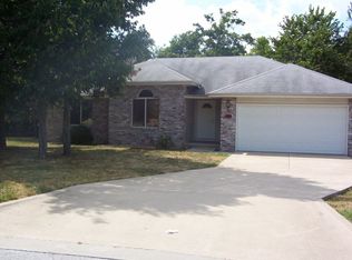 3061 S Overhill Ct, Springfield, MO 65807