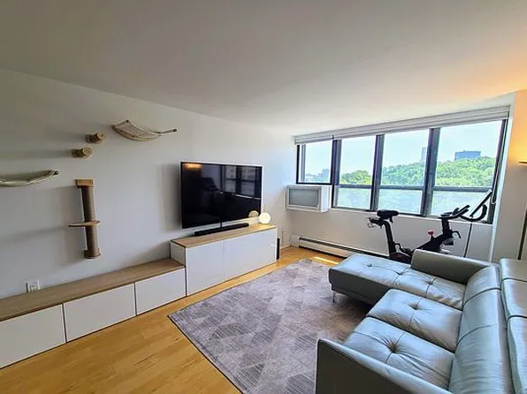 301 Cathedral Pkwy #7F, New York, NY 10026