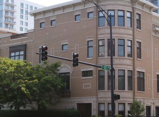 133 E 18th St, Chicago, IL 60616