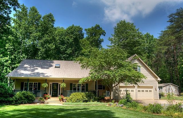 6-acres!  Your own private RETREAT