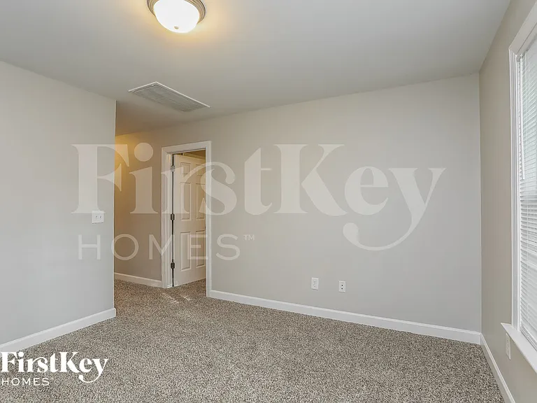 5121 Lundy Dr — Photo 8