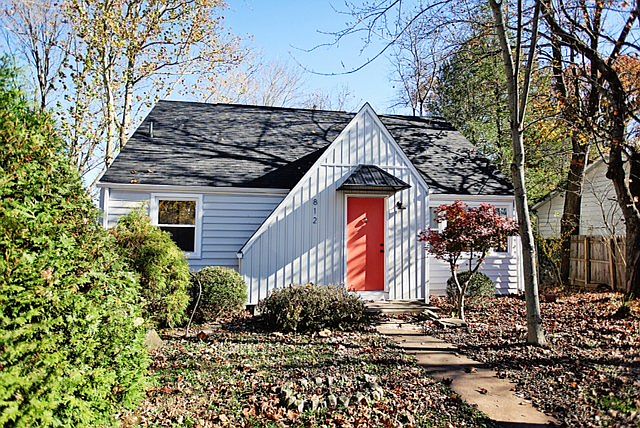 1st image of 812 Churchill Dr